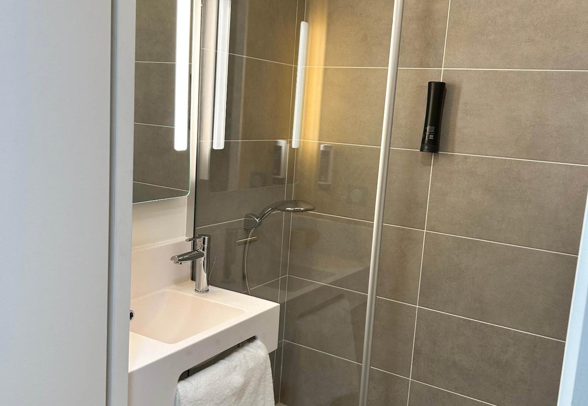 B&B Hotel Cergy Saint-Christophe Gare Εξωτερικό φωτογραφία