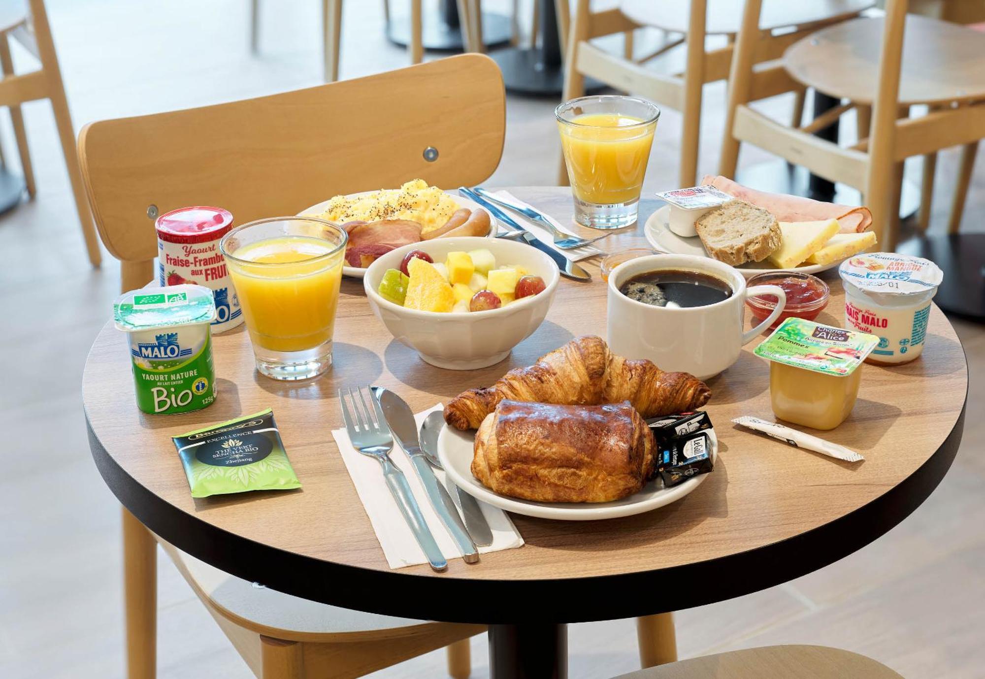 B&B Hotel Cergy Saint-Christophe Gare Εξωτερικό φωτογραφία