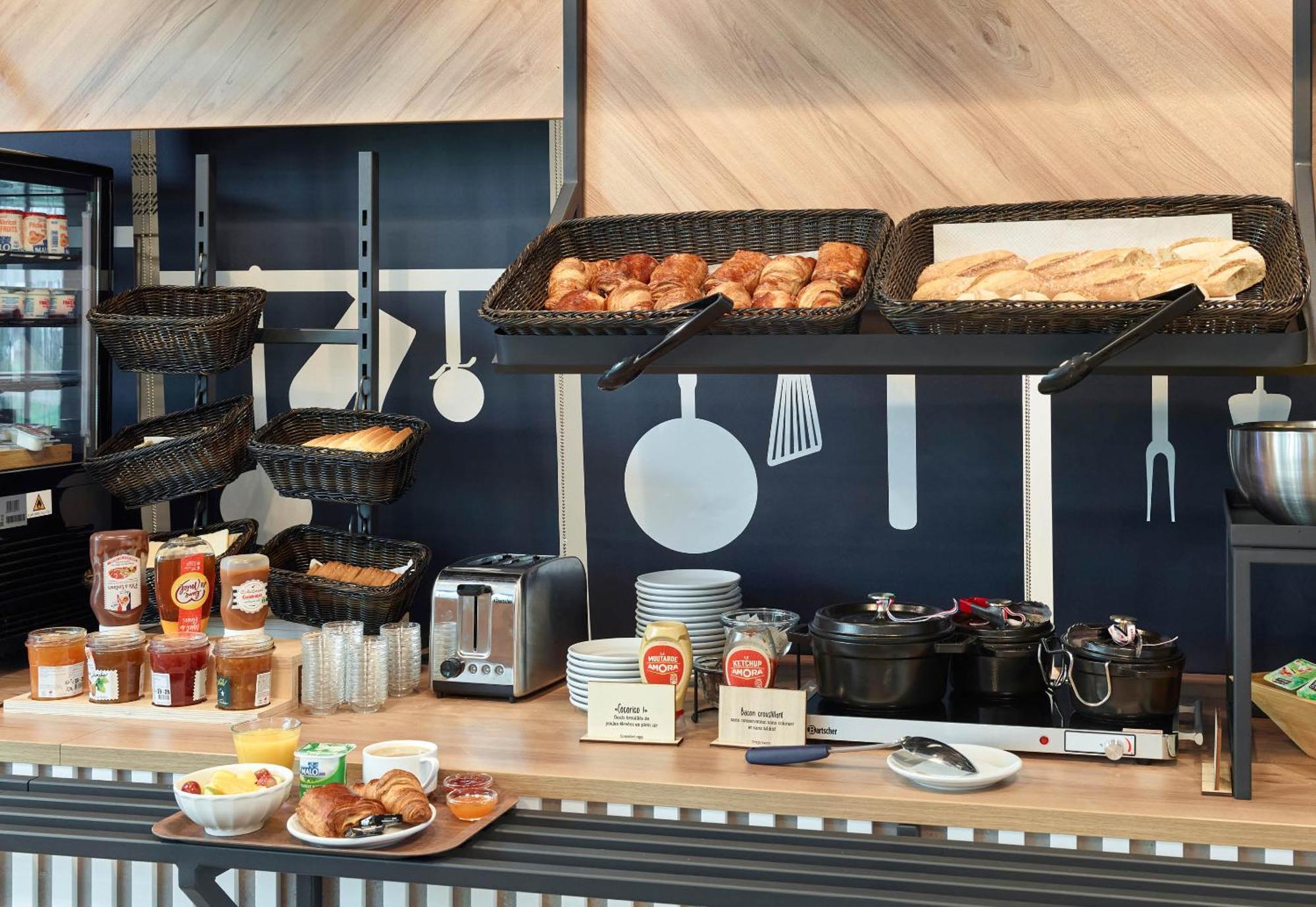 B&B Hotel Cergy Saint-Christophe Gare Εξωτερικό φωτογραφία